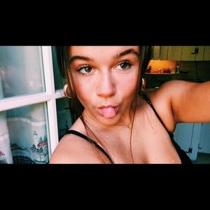 Meet your Posher, Hope